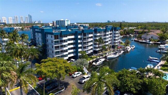 Building Photo - 16565 NE 26th Ave