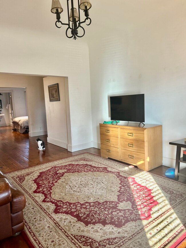 Building Photo - 1682 Bagley St