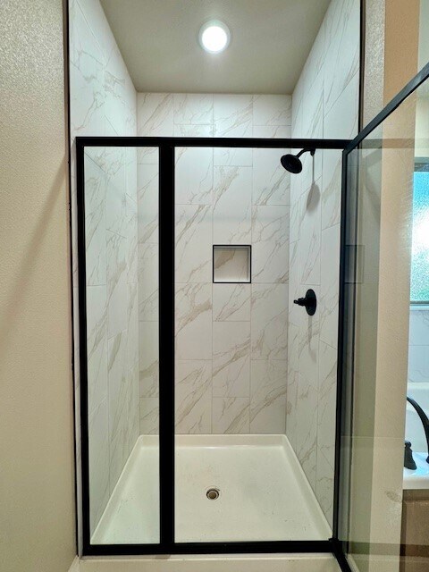 Building Photo - 12 Clifford Ln