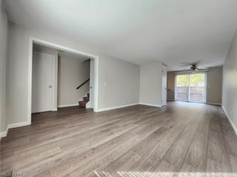 Building Photo - 1651 Mentor Ave