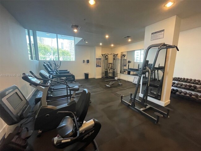 Building Photo - 2200 NE 4th Ave