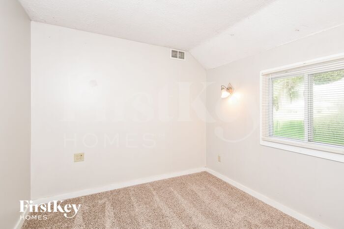 Building Photo - 3960 Hillside Ln