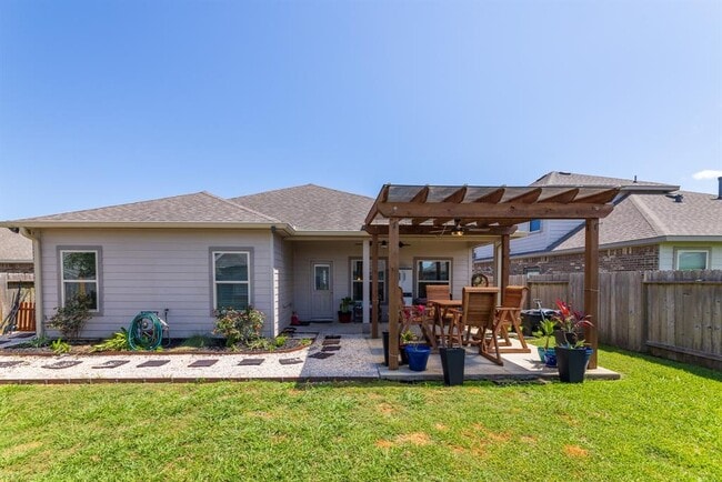 Building Photo - 8806 Explorer Dr