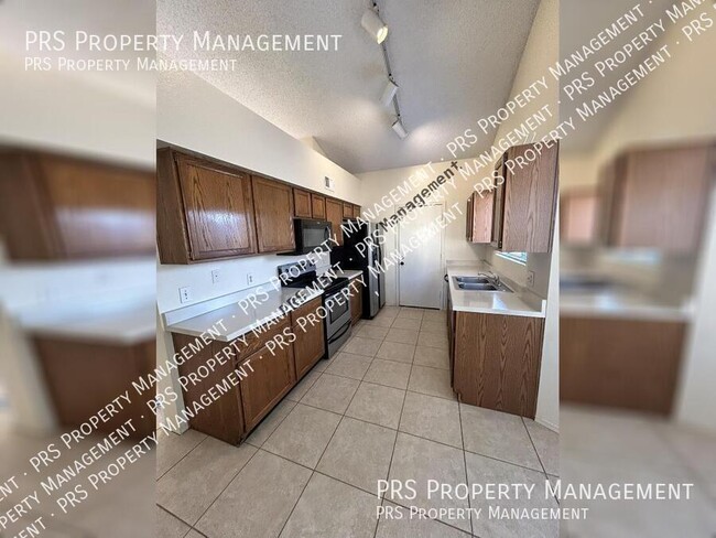 Building Photo - Single Story Phoenix Home Available Februa...