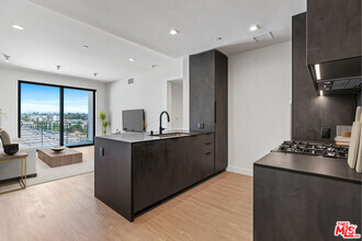 Building Photo - 3688 Overland Ave