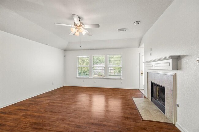 Building Photo - 3211 Falcon Trail Dr