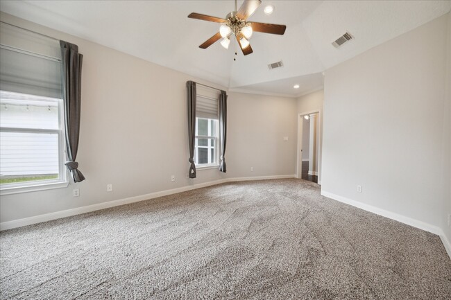 Building Photo - 20334 Hampshire Rocks Dr