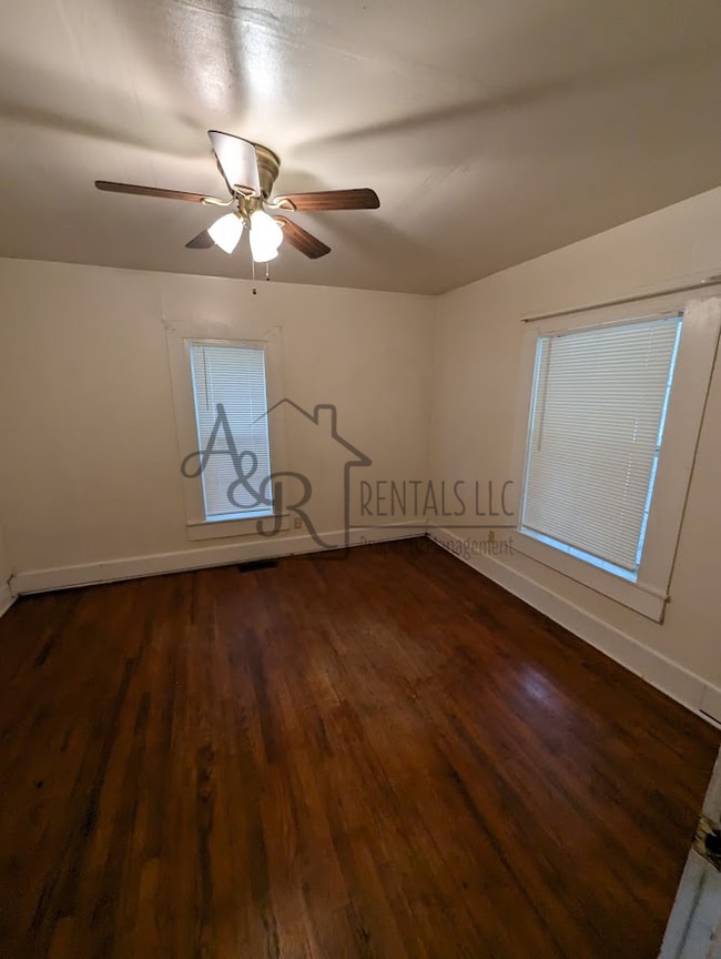 Building Photo - 438 E 23rd St