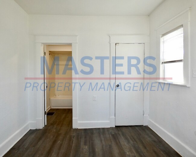 Building Photo - 420 Everett St