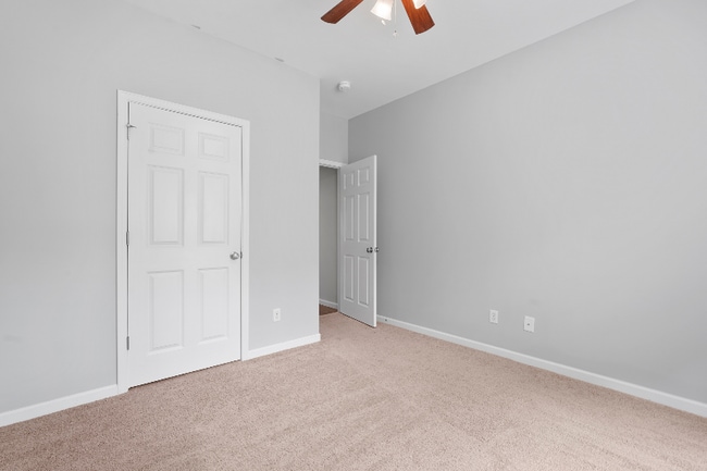 Building Photo - 168 Willow Point Cir