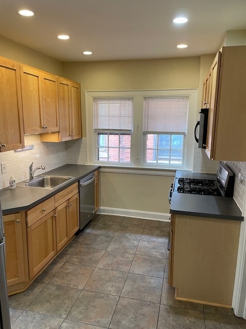 Kitchen - 1171 Neil Ave