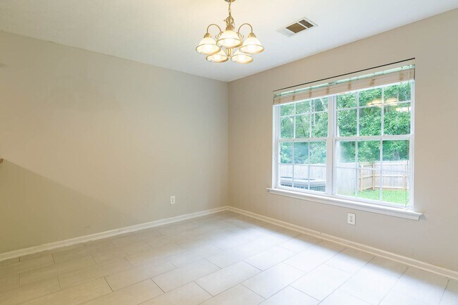 Building Photo - 752 Holland Ridge Dr
