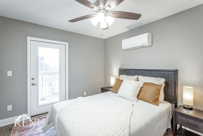 Building Photo - 2341 E 18th St