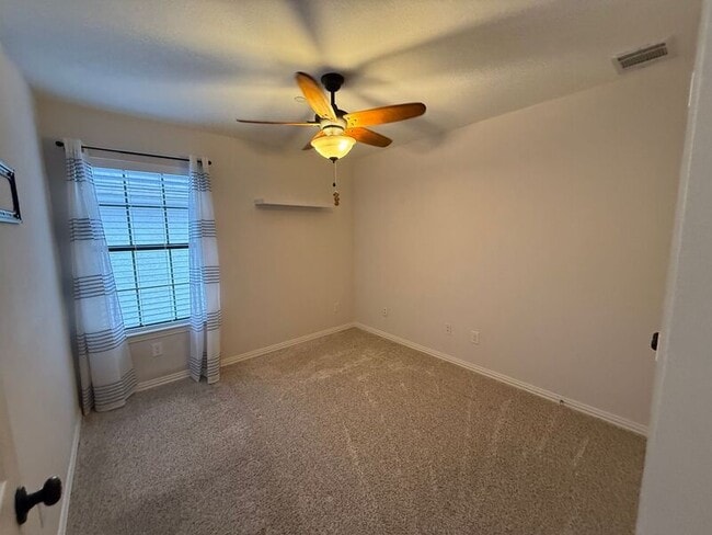 Building Photo - 17007 Vinland Dr