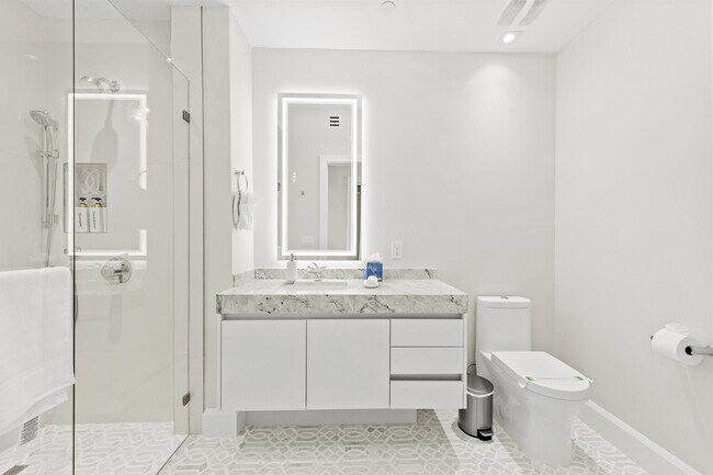 Building Photo - 3100 N Ocean Dr