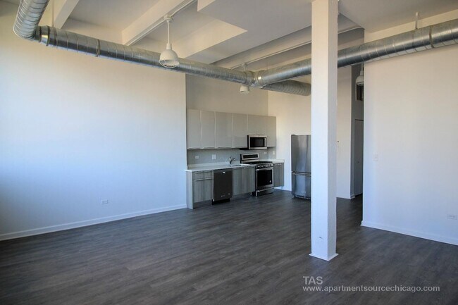 Building Photo - TRULY AMAZING Loft-style condo-quality 3 Bed/2 ba IN UNIT LAUNDRY