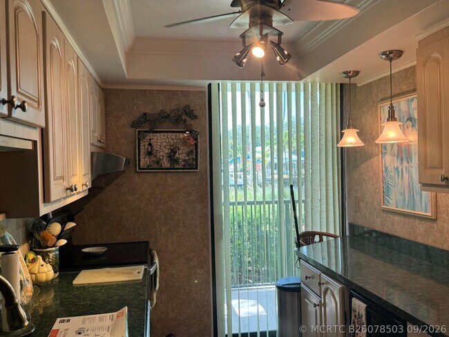 Building Photo - 1350 River Reach Dr