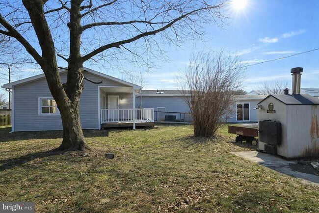 Building Photo - 87 Becks Ln