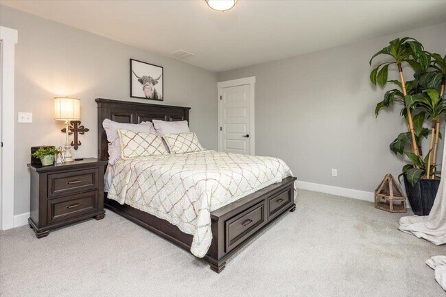 Building Photo - 12692 Sacred Oak Cv