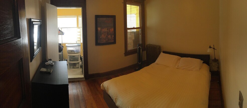 3rd bedroom - 67 W St NW
