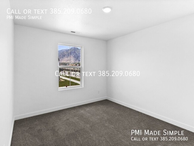 Building Photo - 4935 N Willowbank Dr