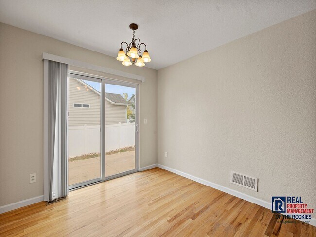 Building Photo - Charming 3 Bed, 2 Bath Home with 3-Car Gar...
