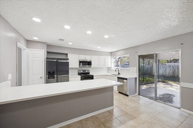 Building Photo - 16811 Forthloch Ct