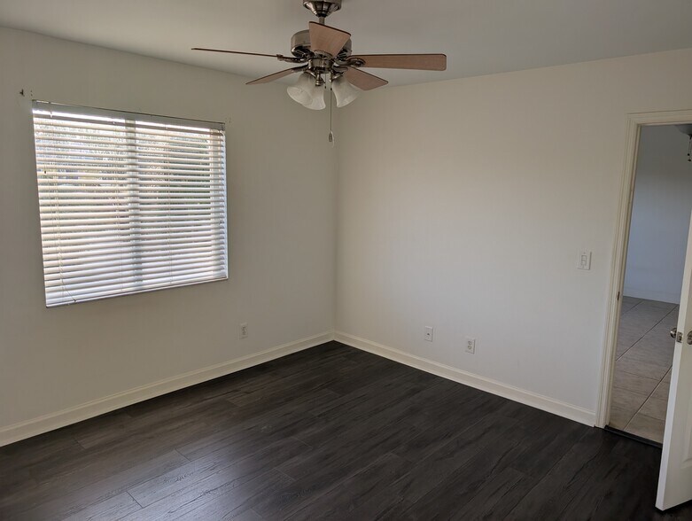 Building Photo - 3625 Riviera Cir