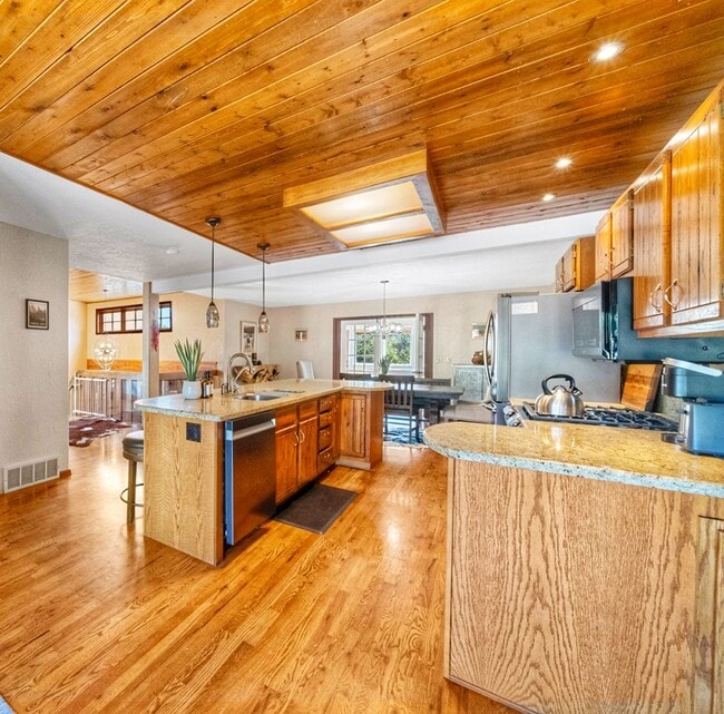 Building Photo - 14 Kreg Ln
