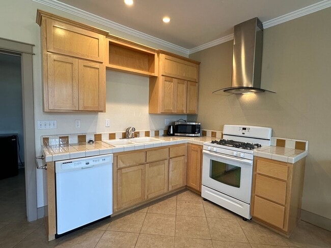 Building Photo - Furnished Studio READY NOW! electricity included!