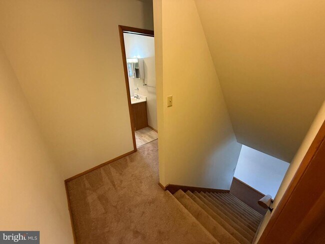 Building Photo - 114 W Vine St