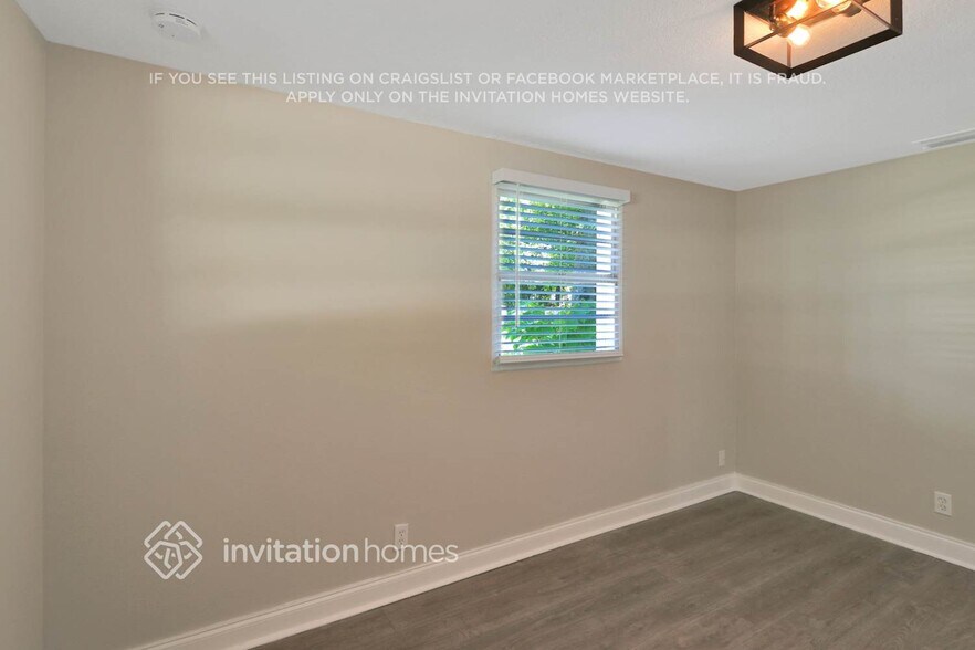 Building Photo - 4010 Treasure Cir