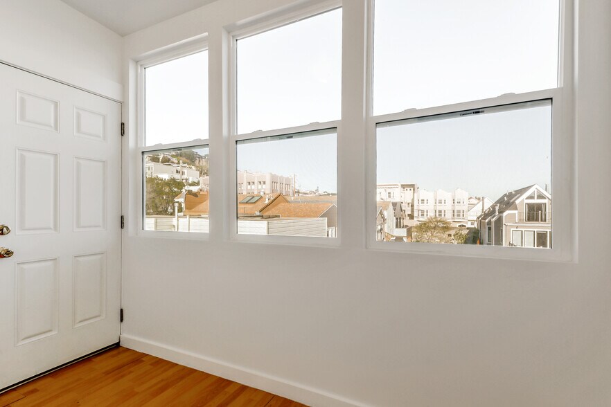 Building Photo - 382 29th St