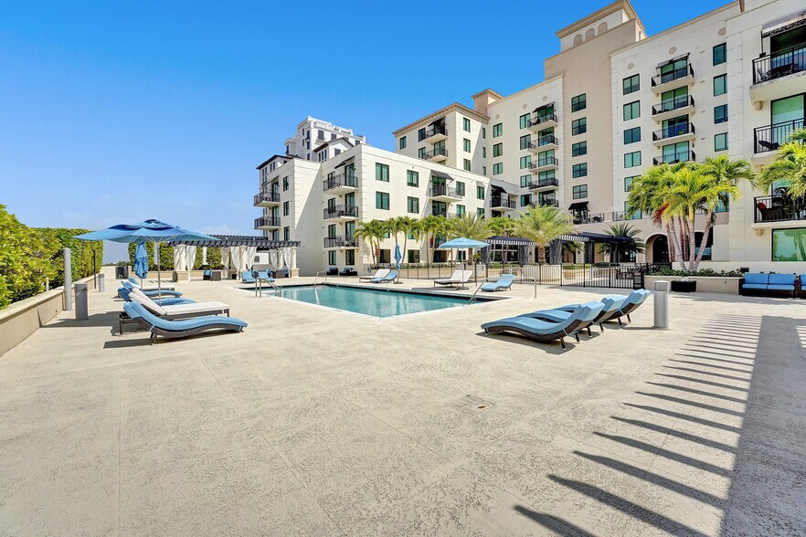 Building Photo - 1300 Ponce de Leon Blvd