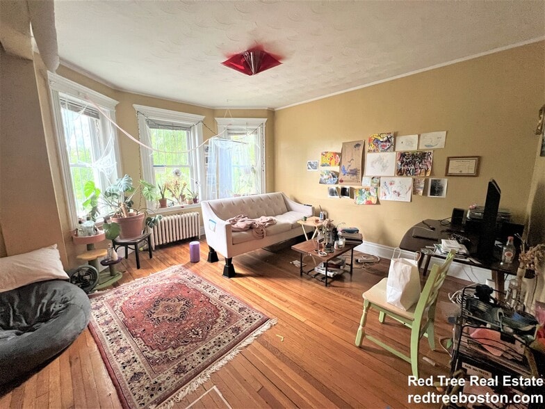 Primary Photo - 1721 Commonwealth Ave