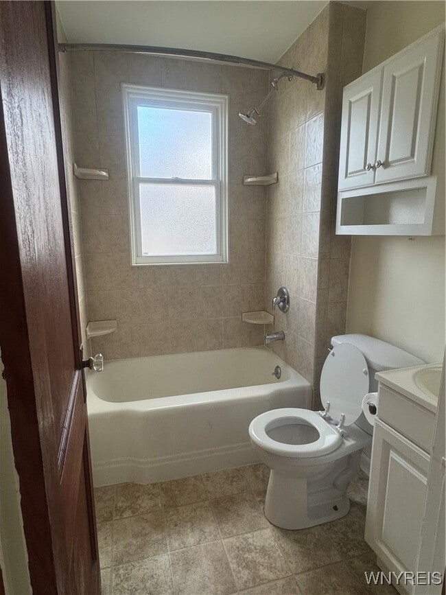 Building Photo - 5 Liberty St