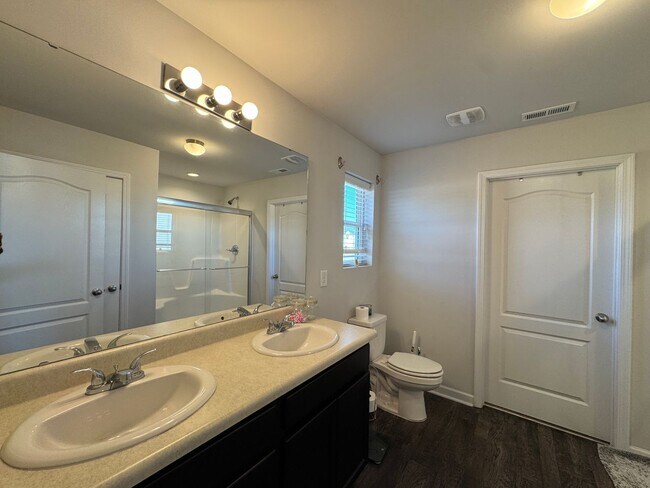 Building Photo - Beautiful 3 Bed 2 Bath Home in Stedman