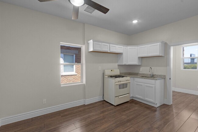 Building Photo - Yandell Unit 3