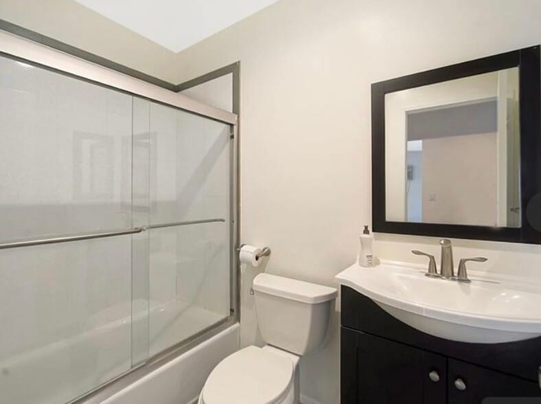 Building Photo - 409 Burchett St