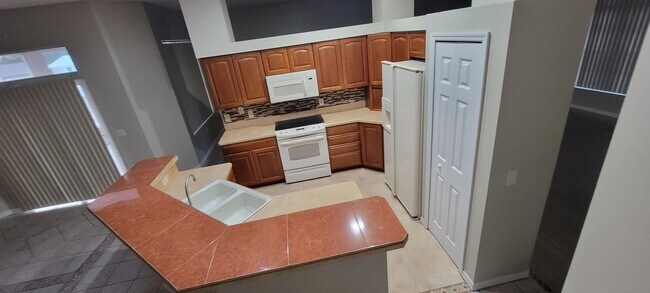 Building Photo - 2519 Tansboro Dr