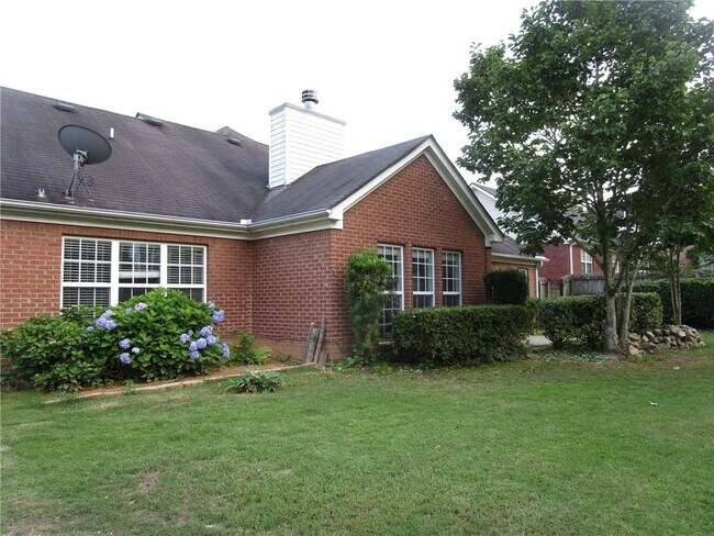 Building Photo - 110 Saltcreek Point NE