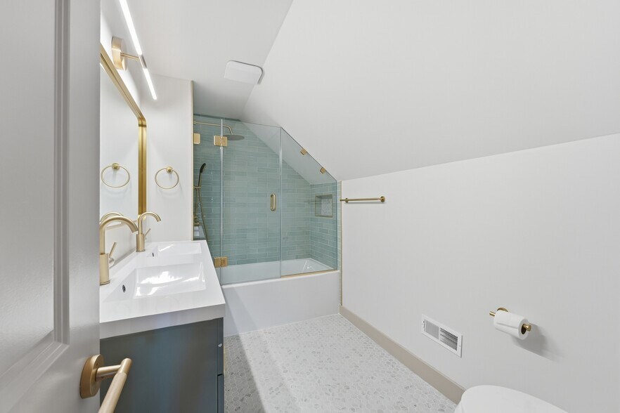 Building Photo - 3615 Kenmar Rd