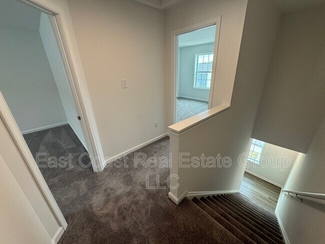 Building Photo - 52 Snowdrop Ct