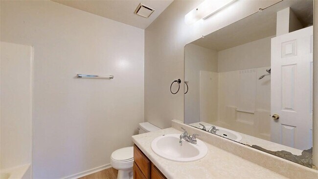 Building Photo - 1002 Verde Dr