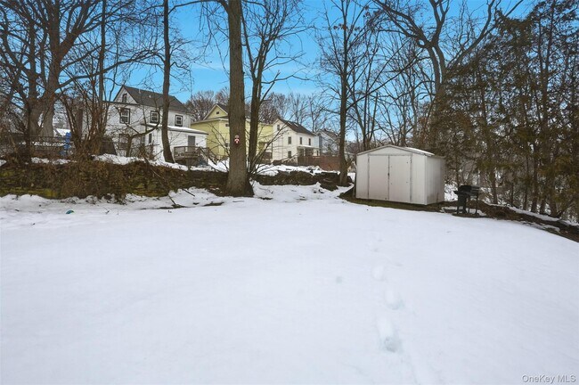 Building Photo - 14 Church St