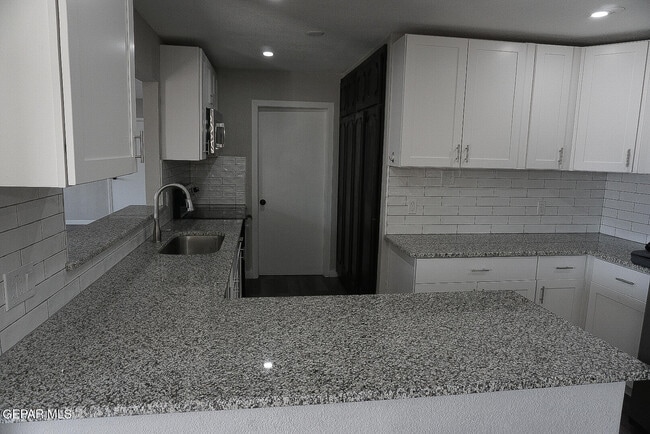 Building Photo - 3311 Drumond Rd