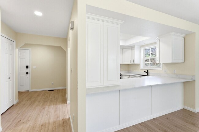 Building Photo - 1041 W Grindelwald Ct
