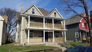 Building Photo - Charming 1-Bedroom Retreat on Colfax Ave – Your Cozy Minneapolis Haven Awaits!