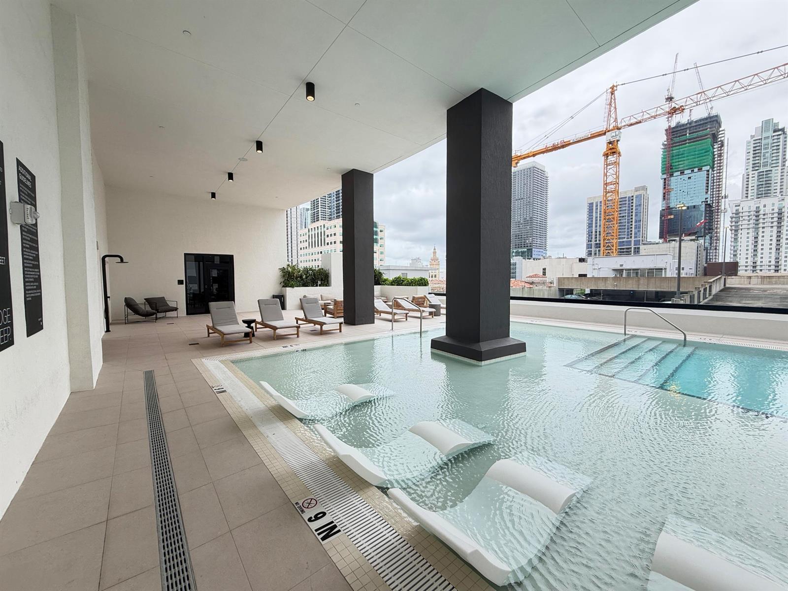 Building Photo - 225 N Miami Ave