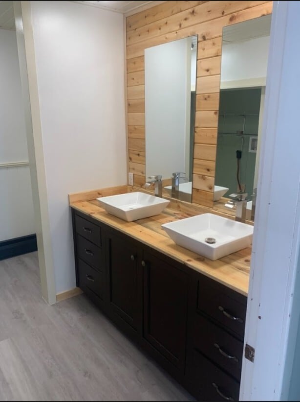 Building Photo - 855 Mann Hill Rd